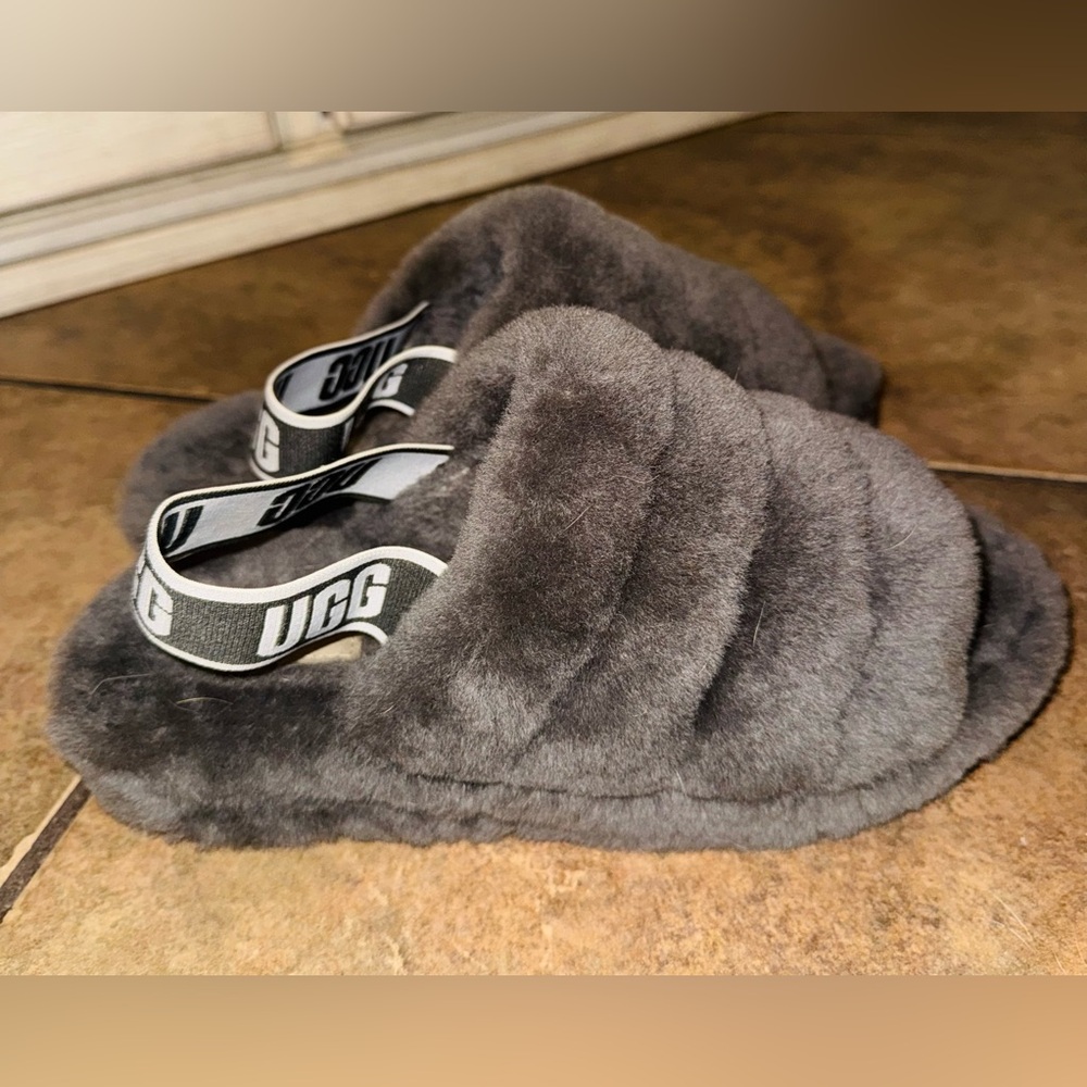 UGG Womens Charcoal Fluffy Slippers